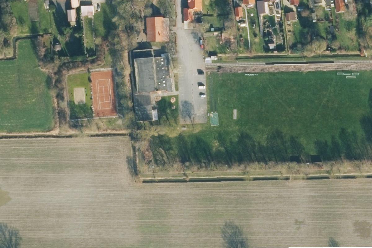 Stellplatz für 3 Wohnmobile ohne V&E aber Strom und Wasser