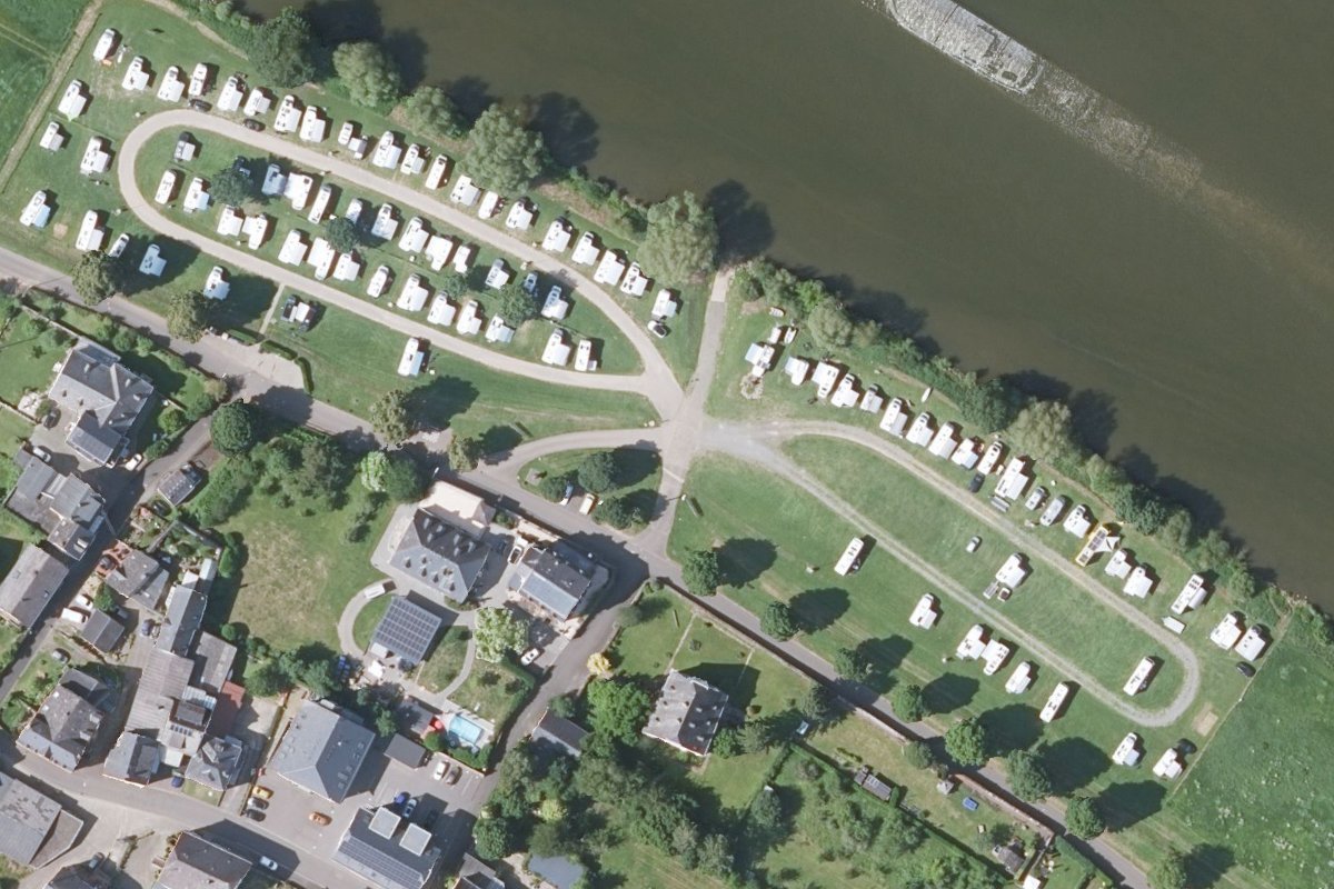 Wohnmobilstellplatz im Moselort Lösnich