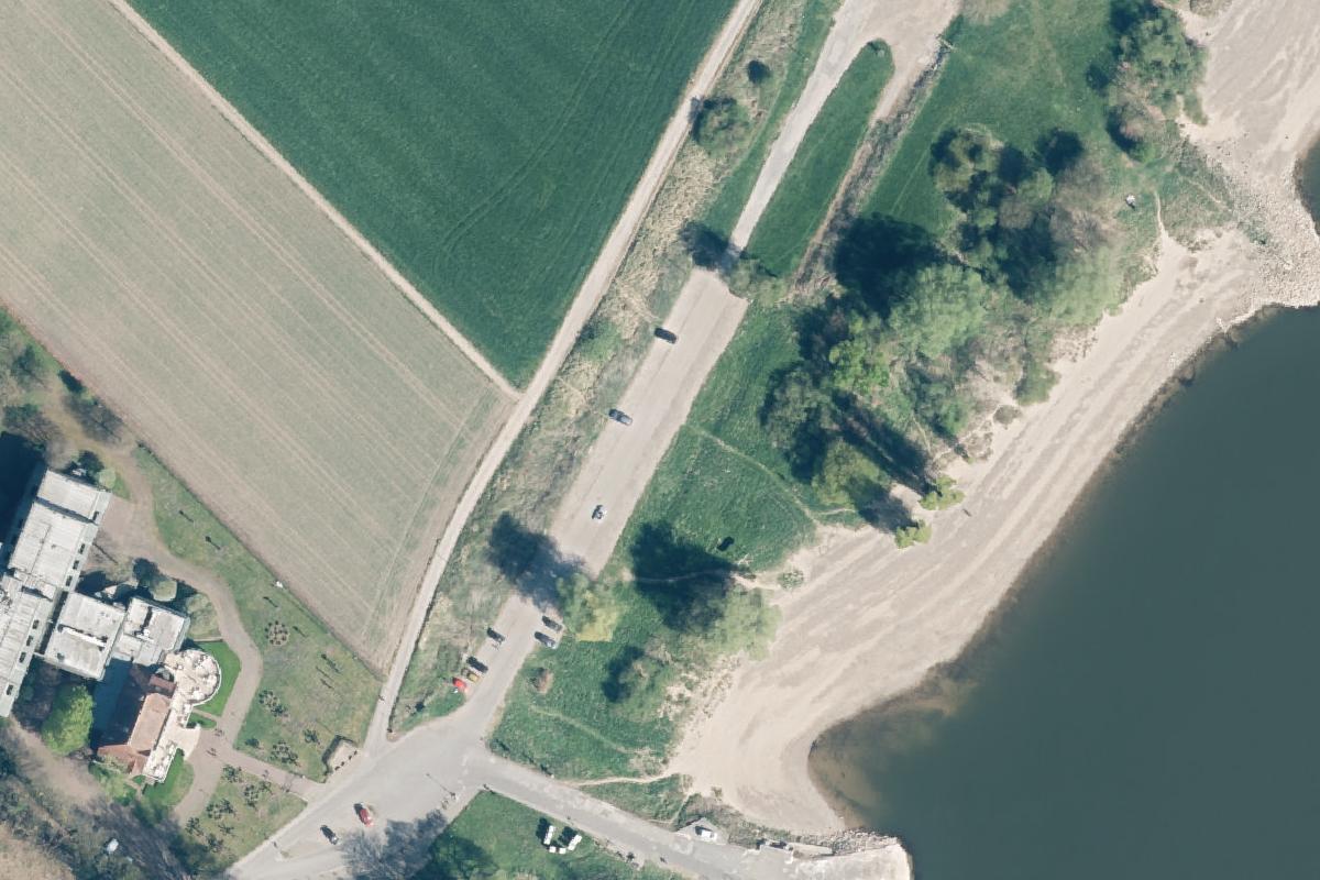 Parkplatz Rheincamping Meerbusch