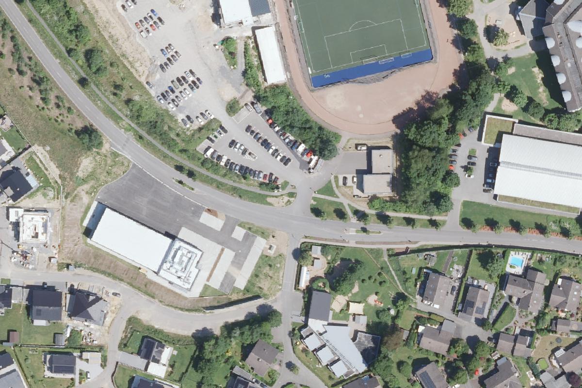 Wohnmobilstellplatz und Parkplatz