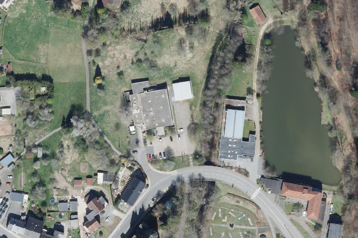 Wohnmobilstellplatz am Hallenbad