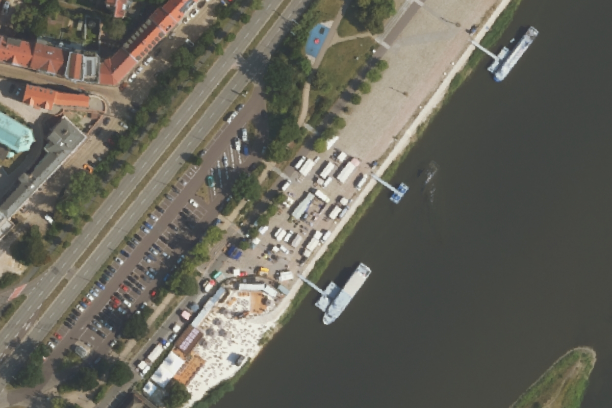 Wohnmobilstellplatz an der Anlegestelle