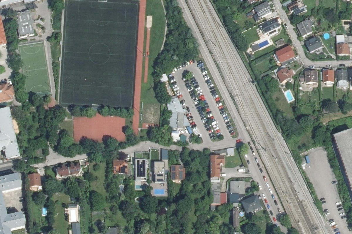 Wohnmobil- und Wohnwagenstellplatz