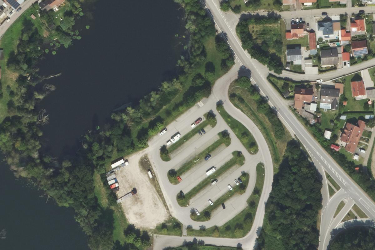 Wohnmobilstellplatz am Braunweiher Manching mit Entsorgungsstation und Frischwasser