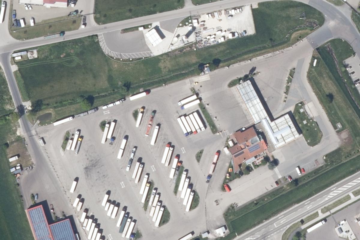 Wohnmobil- und Wohnwagenstellplatz Aurach