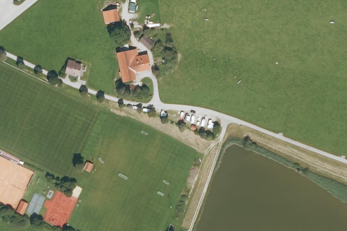 Wohnmobilstellplatz Wald, Sportplatz