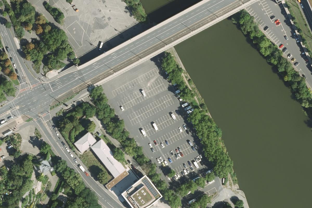 Wohnmobilstellplatz Würzburg, Friedensbrücke