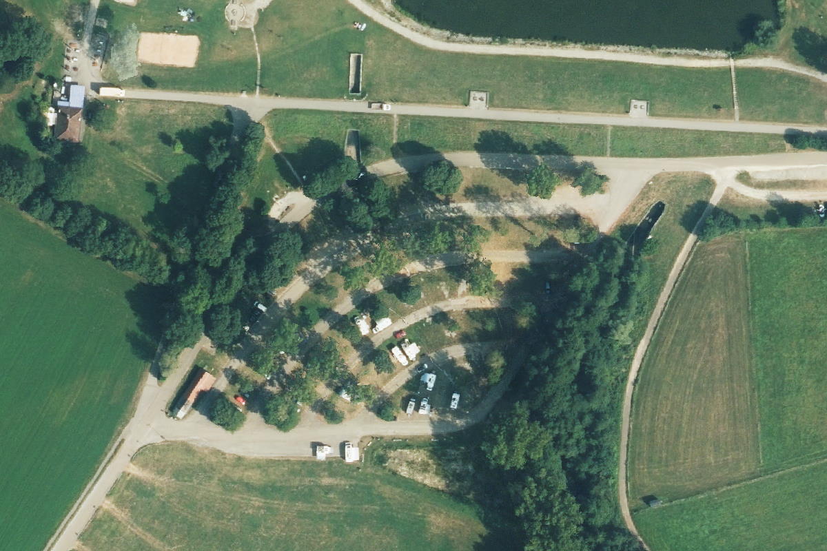 WoMo Stellplatz am Stausee Aichstrut