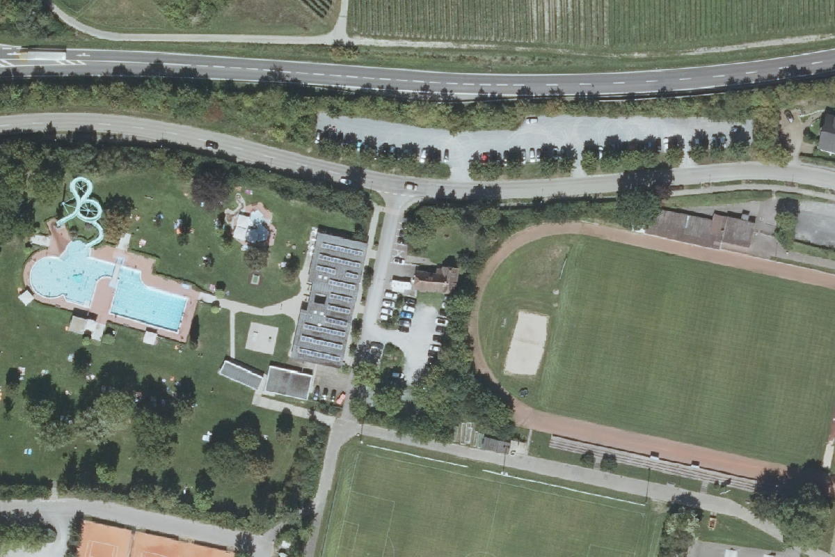 Städt. Wohnmobil-Stellplatz am Freibad