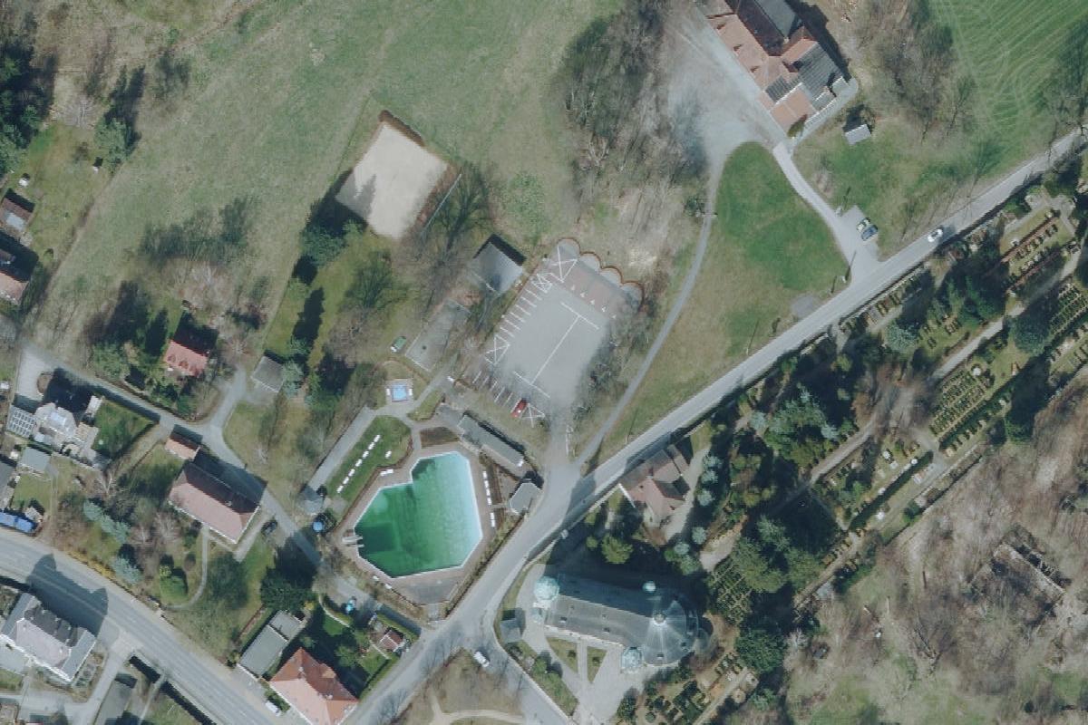 Caravanstellplatz am Freibad