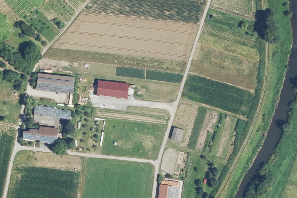 Bauernhofeis und Wohnmobil Stellplatz
