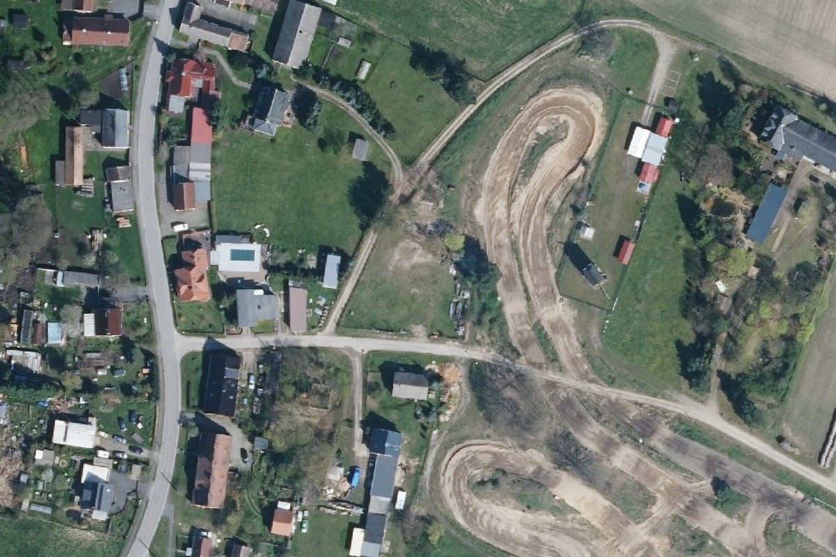 Wohnmobil- und Wohnwagenstellplatz Am Windmühlenberg