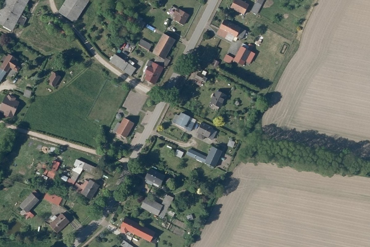WOHNMOBILSTELLPLATZ BERGE~MUGGERKUHL