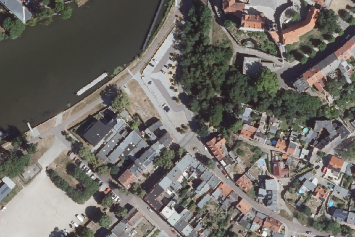 WOHNMOBILSTELLPLATZ BERNBURG SCHLOß