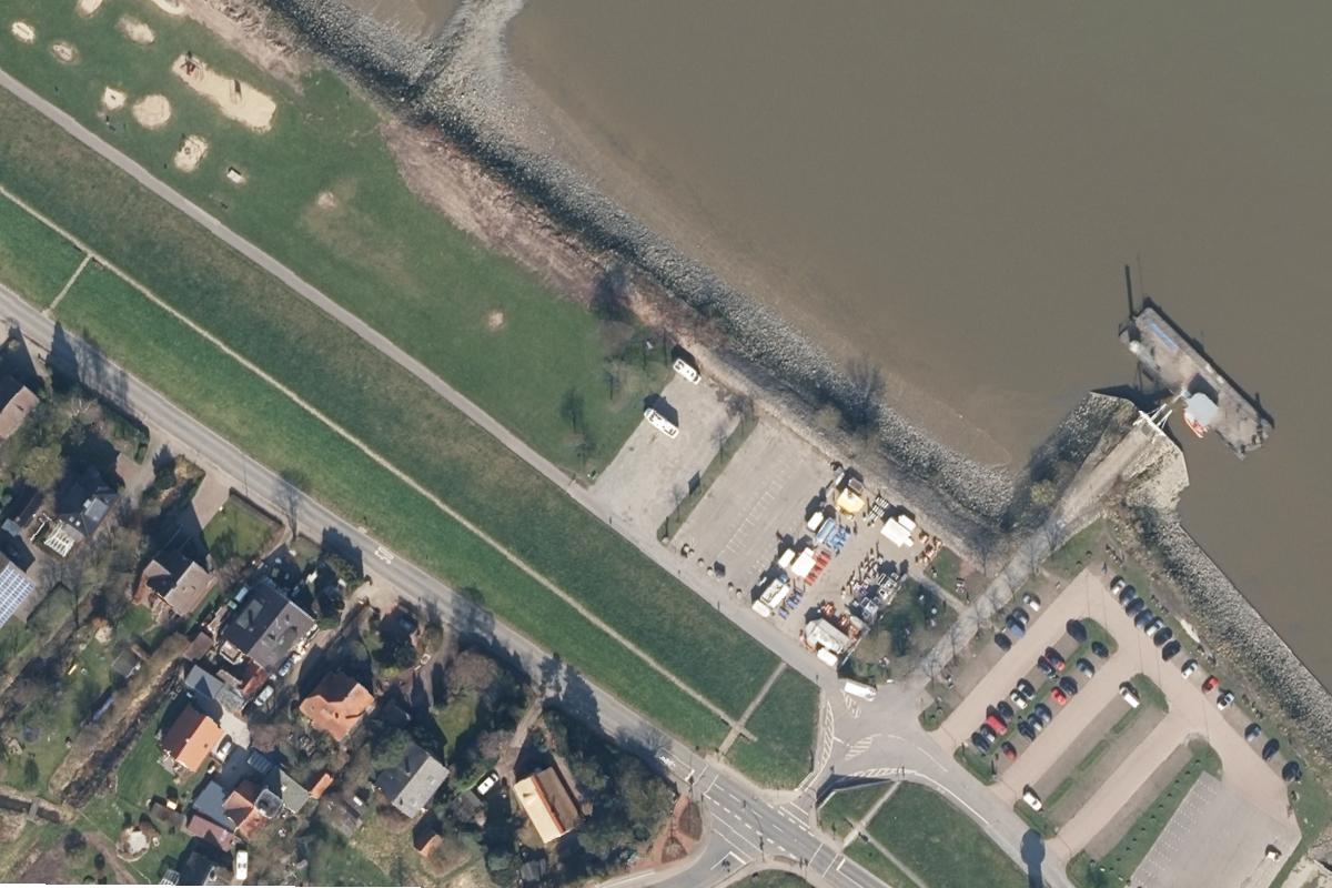 Wohnmobilstellplatz Lühe - Anleger