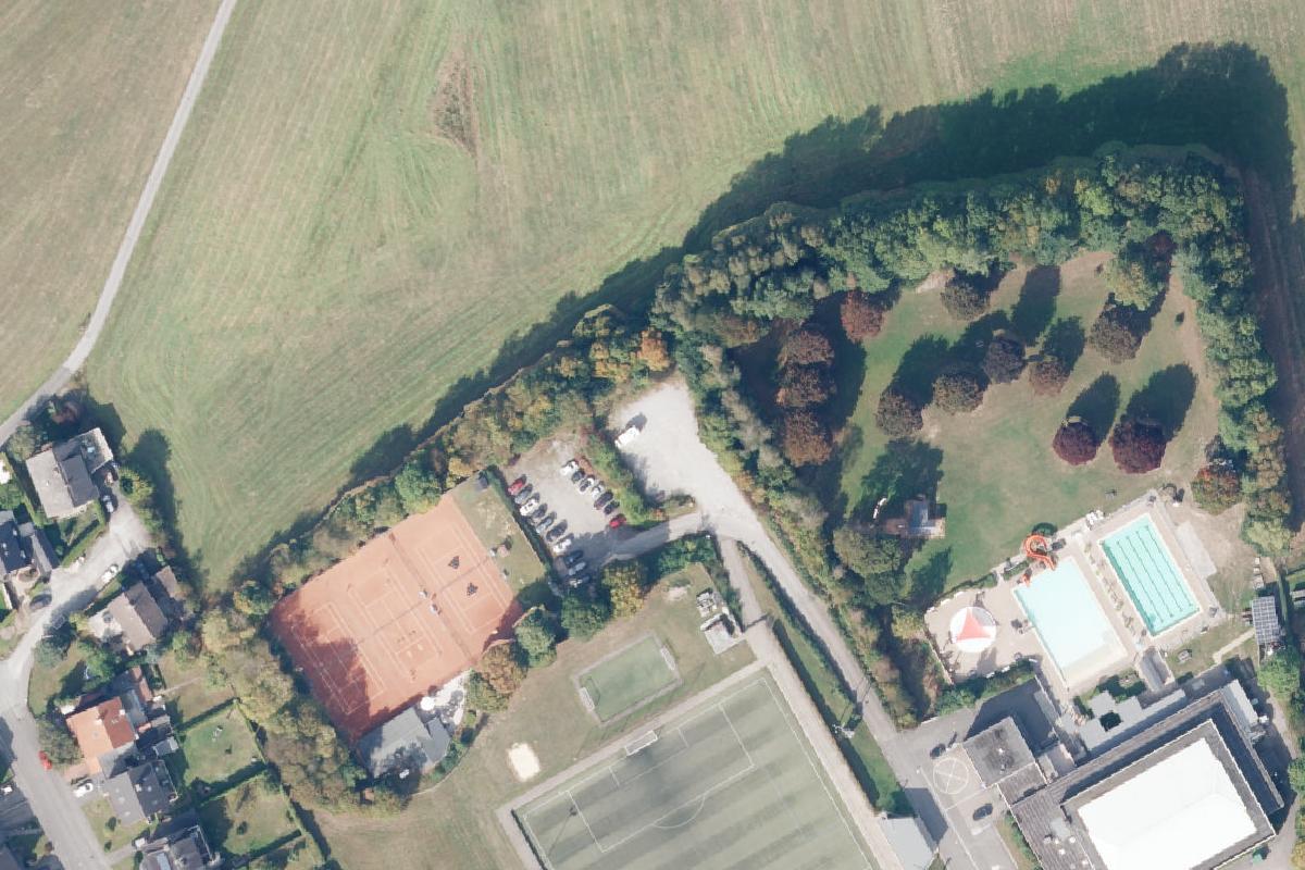 Wohnmobil Stellplatz am Freibad Alme