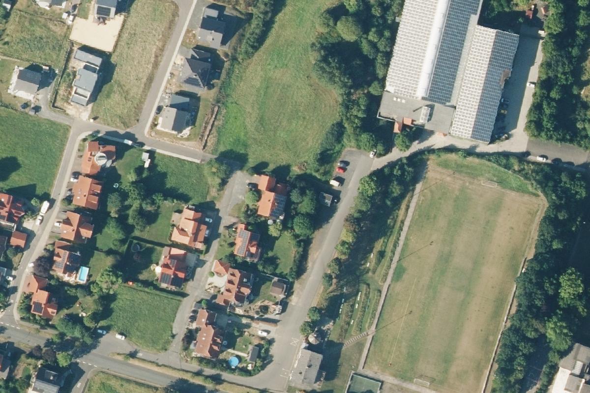 Wohnmobilstellplatz am Sportplatz