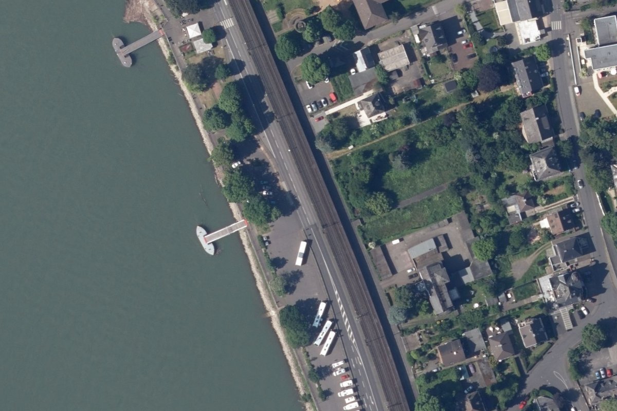 Wohnmobilstellplatz am Rhein
