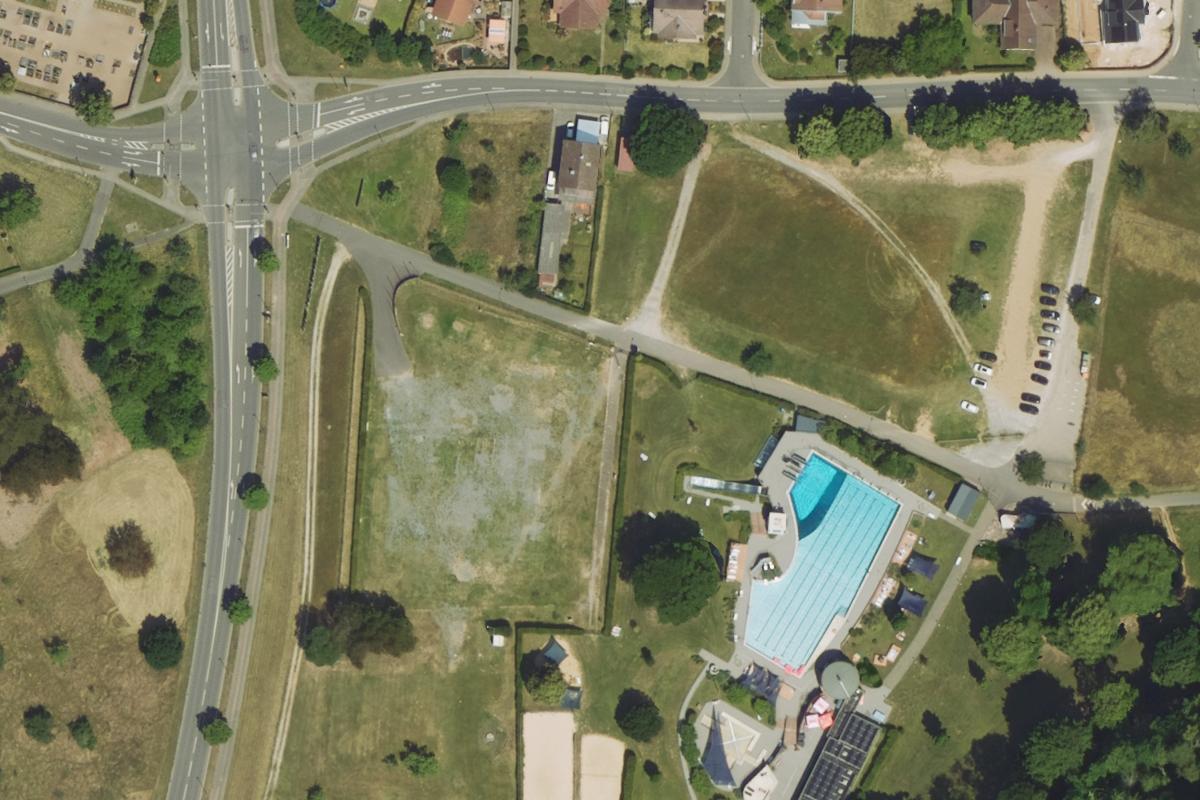 Wohnmobilstellplatz Erlenbach am Main, am Bergschwimmbad