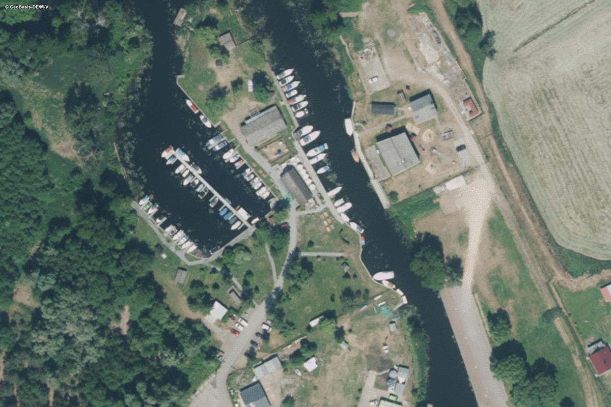 Hafenbar Eggesin - Camping & Zelten - 2.Einfahrt - Direkt im Hafen, direkt am Wasser!