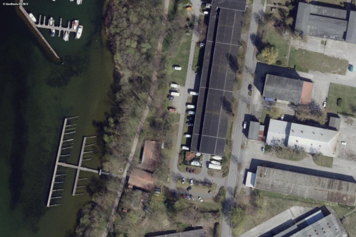 Wohnmobilparkplatz am Yachthafen Neubrandenburg